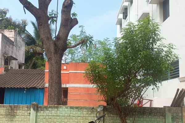 Old house for sale in Thanjavur New Housing Board.